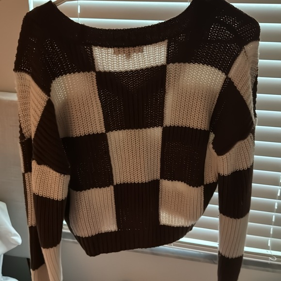 Brown and Beige checkered Cardigan 🍁🤎 - Picture 2 of 2